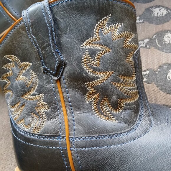 Authentic Laredo Women's Sapphyre Leather Western Booties Round Toe - Picture 6 of 13